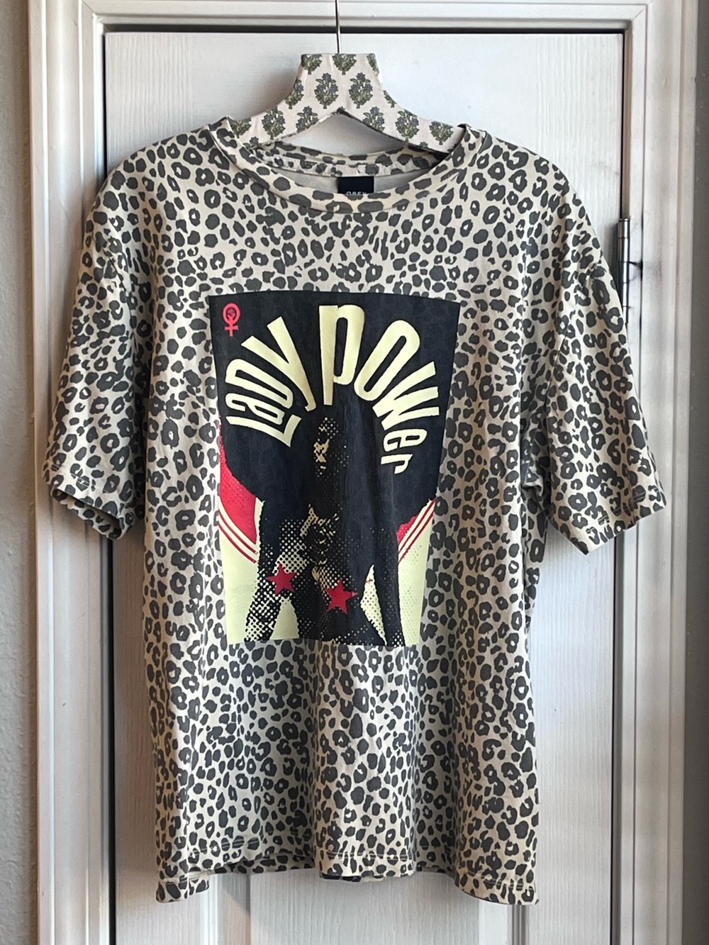 Obey "Lady Power" Leopard Print Graphic Tee Streetwear Aesthetic Size L